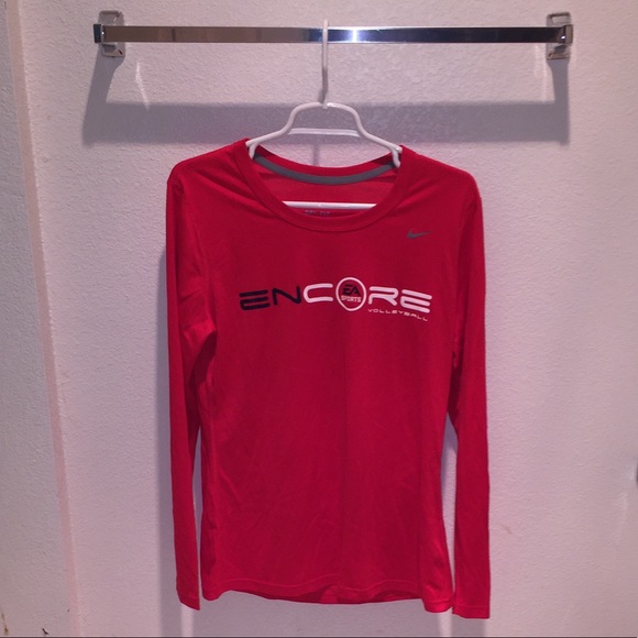 NWOT Nike Women’s Red Dri-Fit Long-Sleeved Shirt - Picture 1 of 3